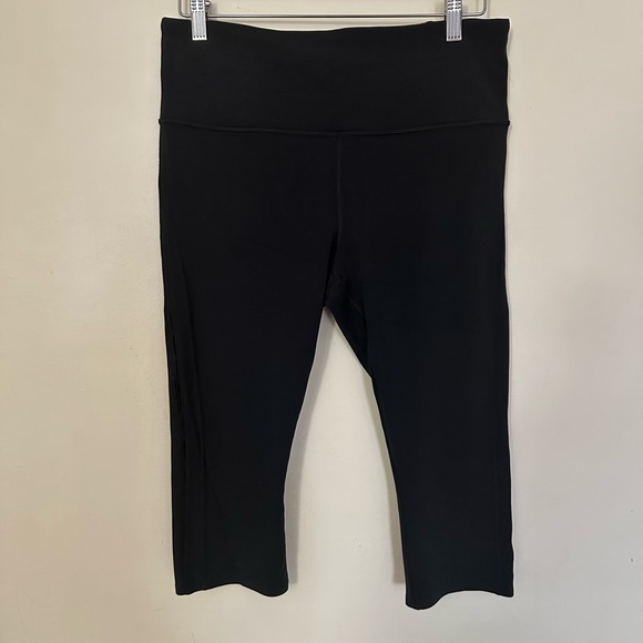 Athleta Horizon Scallop Black Yoga Fitness Capri Pant! - Picture 4 of 10